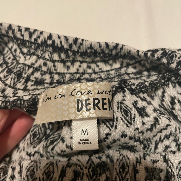 Off the shoulder patterned top - Picture 2 of 3